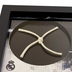 Pursuit 3 Rentrée Scolaire|Memorabilia^Filet de but encadré du stade Santiago Bernabéu LDC 21/22