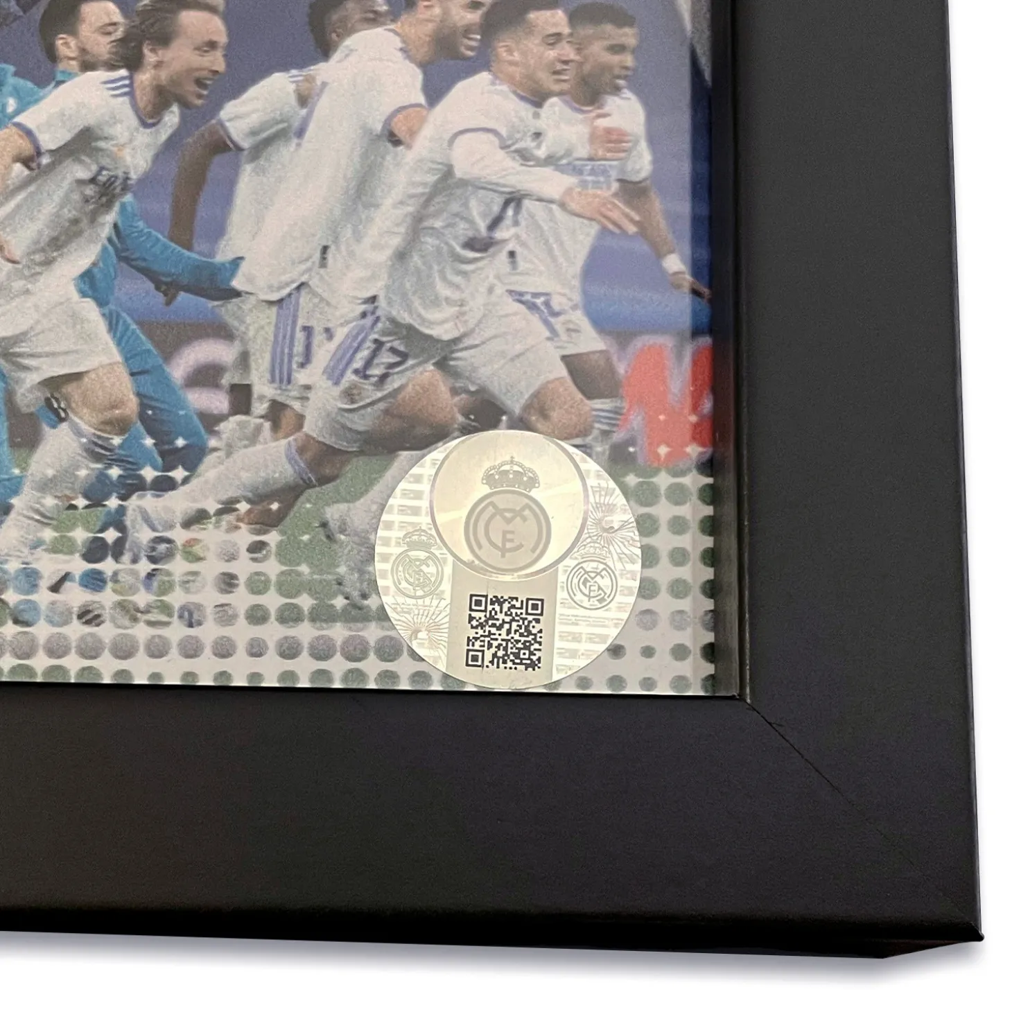 Pursuit 3 Rentrée Scolaire|Memorabilia^Filet de but encadré du stade Santiago Bernabéu LDC 21/22